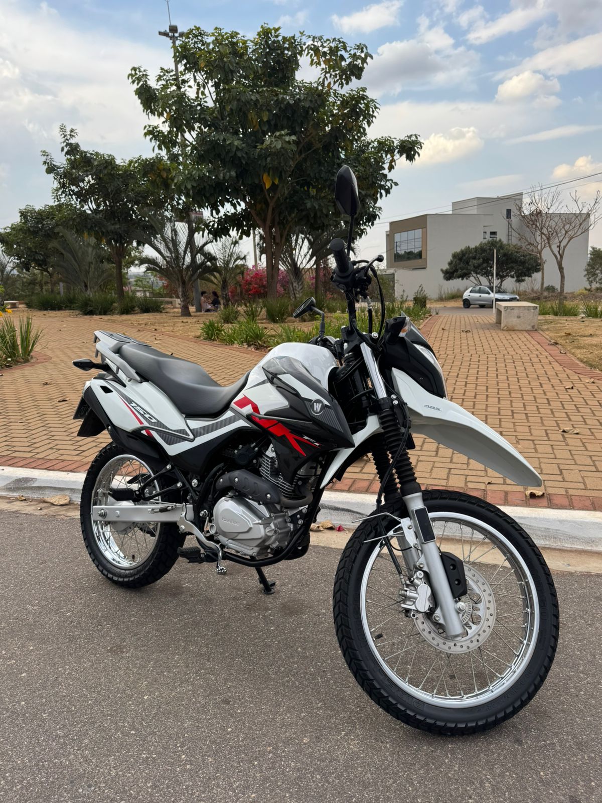 Honda NK 150 JTZ 2023 - Miniatura 3